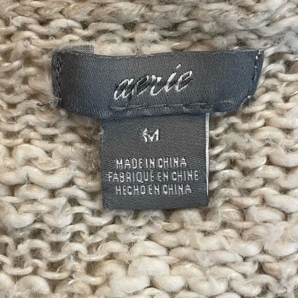 Aerie Happy Winter Sweater size Medium - Picture 3 of 4